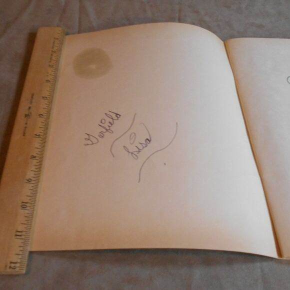 Vintage 1982 Garfield Activity Book by Jim Davis & Jim Razzi Happy House READ - Picture 5 of 13